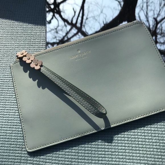 KATE SPADE Leather Eli Wristlet Floral Misty Mint - Picture 1 of 10